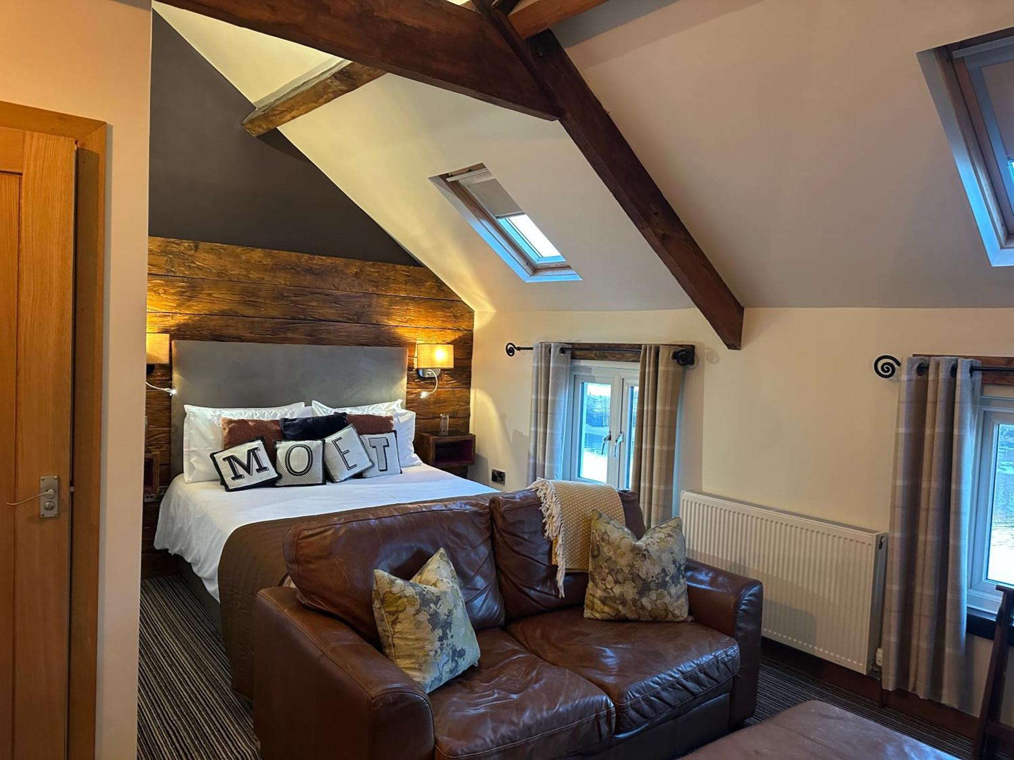 Harrys Lounge Bed & Breakfast
